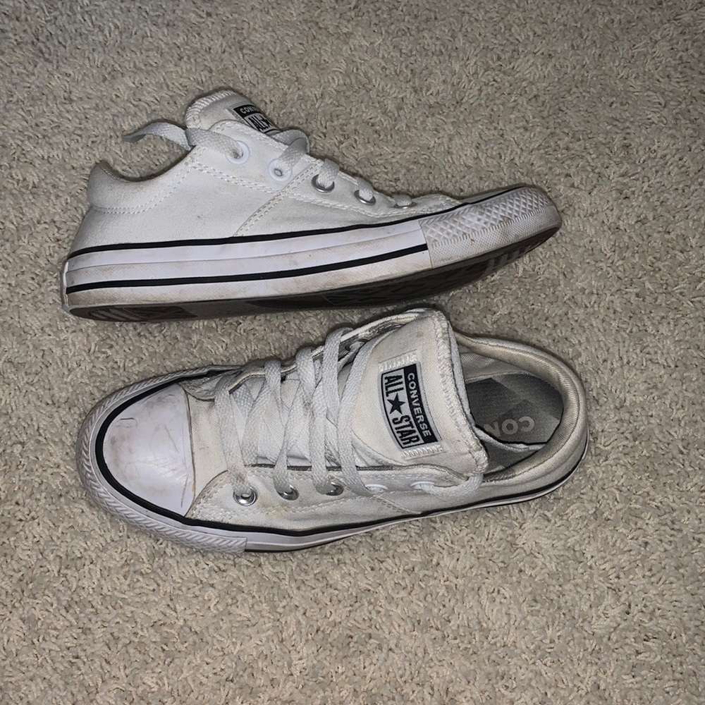 White all star converse size 6